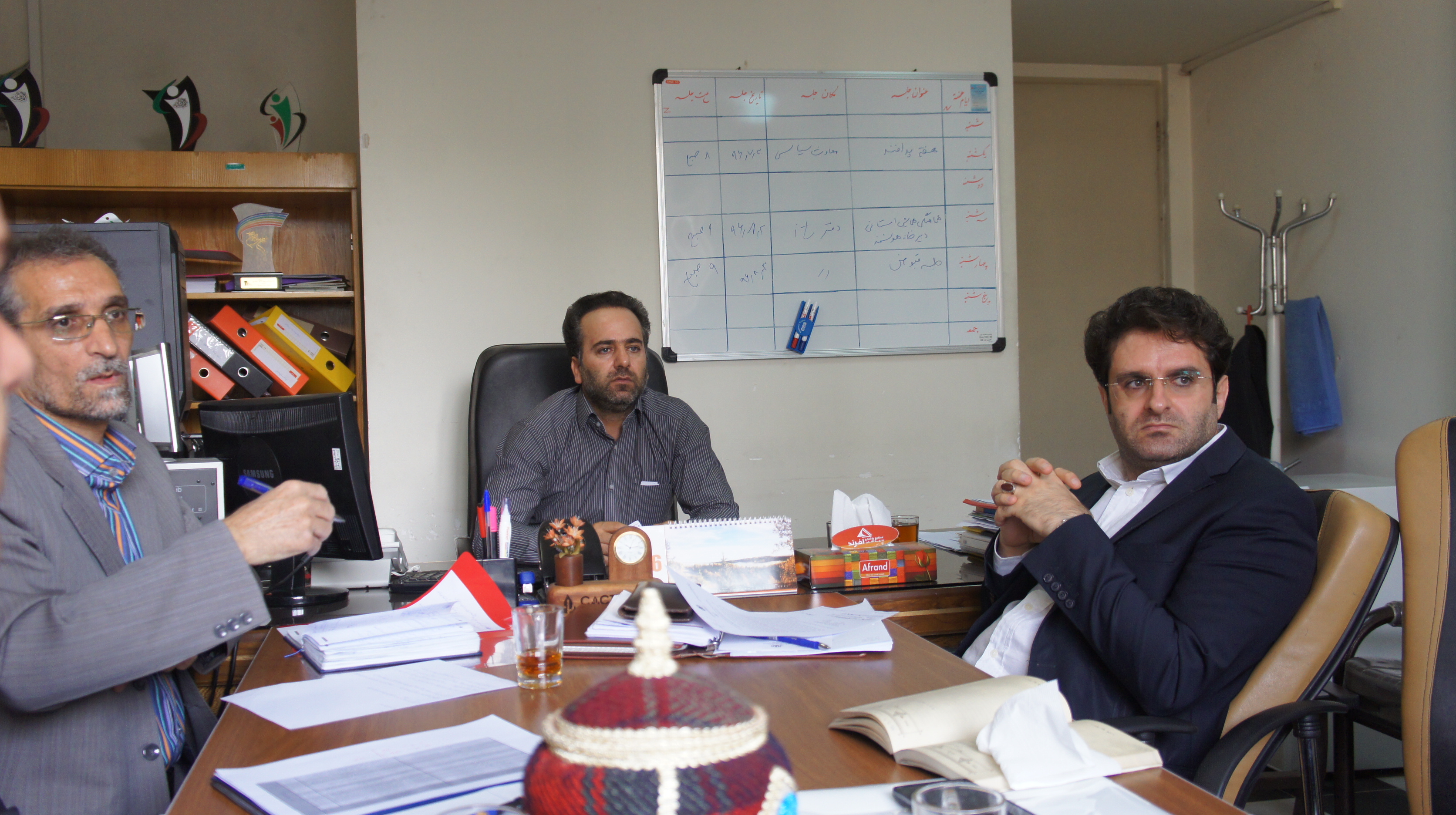 دبیر