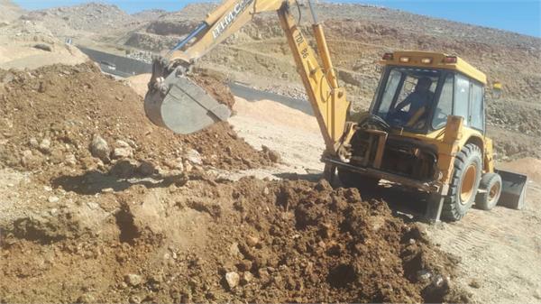آغاز عملیات حفاری فونداسیون دکل BTS در مسیر جاده ای آزاد راه خرم آباد_ اراک