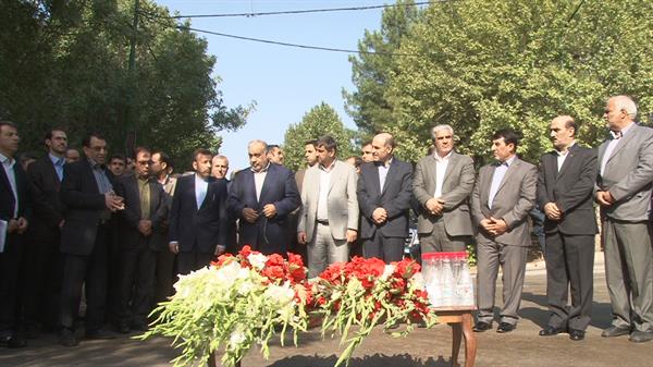 گلزار شهدای خرم آباد گلباران شد :
