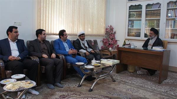 دیدار مدیر کل ارتباطات و فناوری اطلاعات استان لرستان با نماینده محترم ولی فقیه در استان