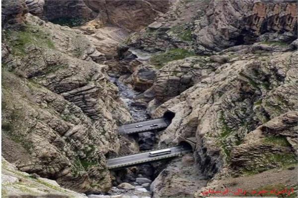 94 درصد جاده های اصلی و فرعی استان لرستان دارای پوشش ارتباطی مطلوب می باشند