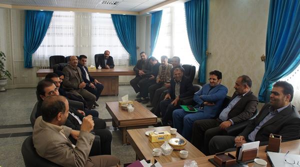 بررسی مشکلات ارتباطی شهرستانهای سلسله و دلفان