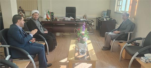 مسئول هماهنگی هیاتهای رسیدگی به تخلفات اداری وزارت ارتباطات با مدیر کل بازرسی استان لرستان دیدار کرد