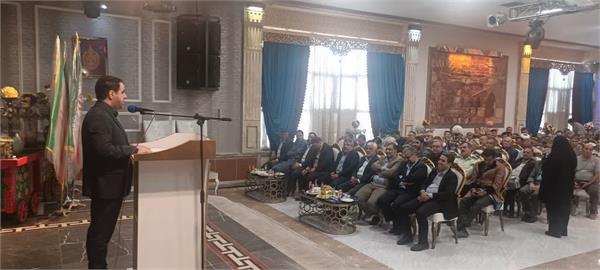 در همایش روز ملی روستا با حضور استاندار پروژه های توسعه ارتباطات روستایی را تشریح کرد